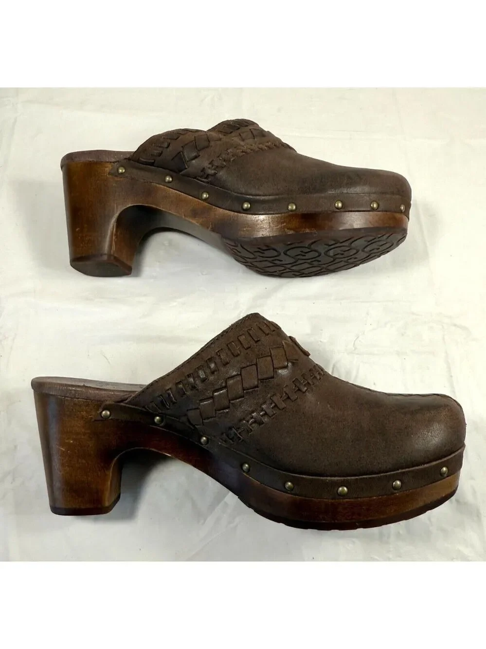 UGG Vivica 1957 Brown Leather Woven Studded Mule Clogs Y2K Size 6 shearling